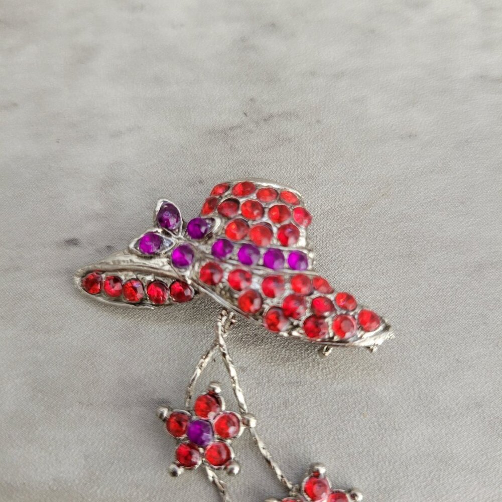 Vintage Red Hat Purple Bow Rhinestone Brooch Silver Tone Floral Dangle Pin Jewel - Picture 2 of 7